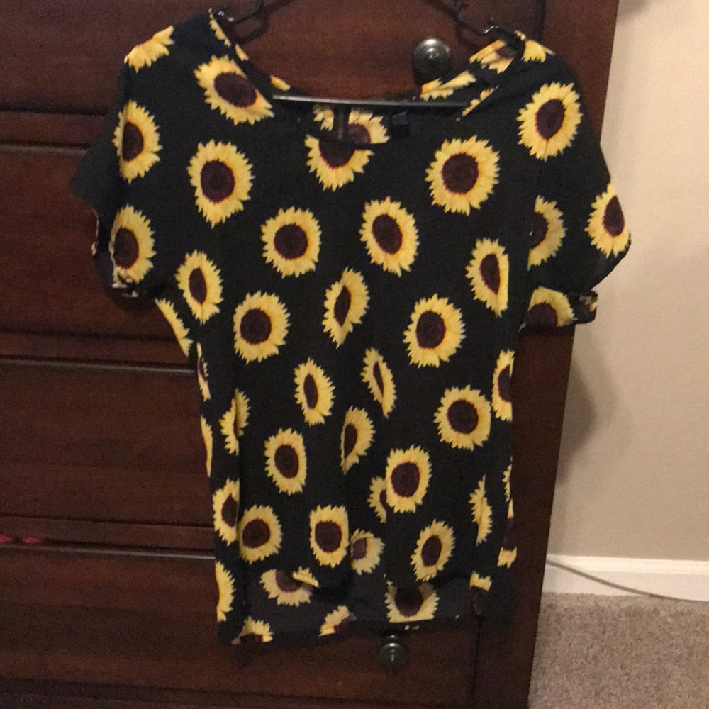 Sunflower zip-up back top
